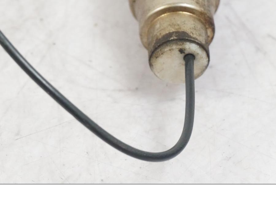 Vänster sida på Lambdasond från en Buell 1125 R -2008 motorcykel.