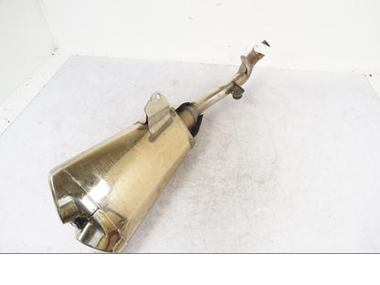 Vänster sida på Ljuddämpare från en Kawasaki Z 1000 -2009 motorcykel.