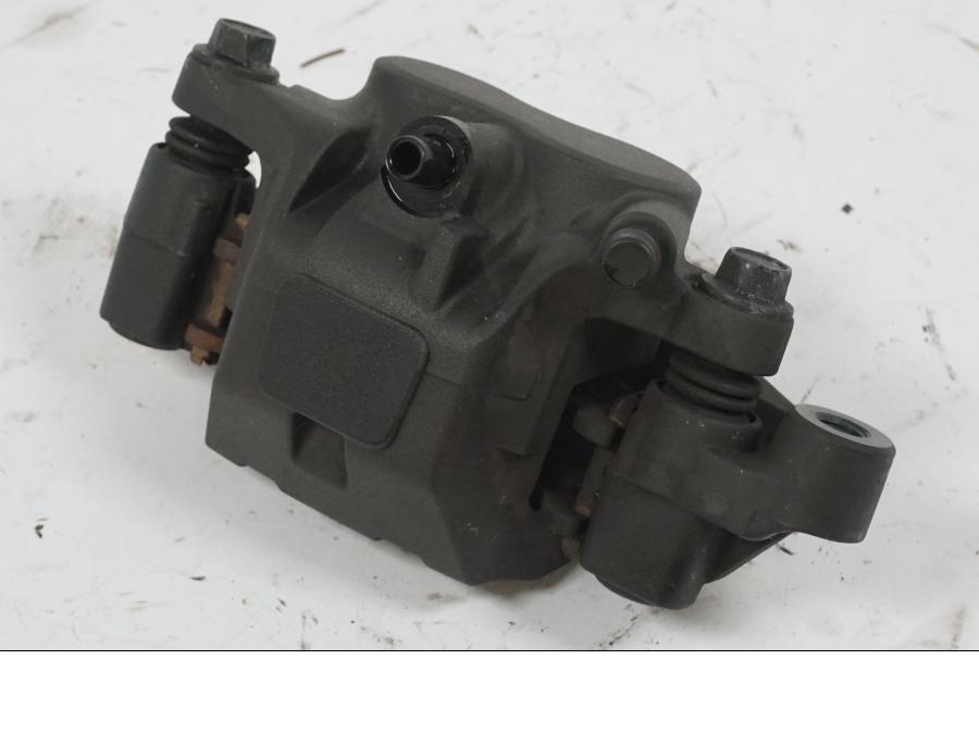 Baksidan på Bromsok från en Yamaha XJ 6 -2011 motorcykel.