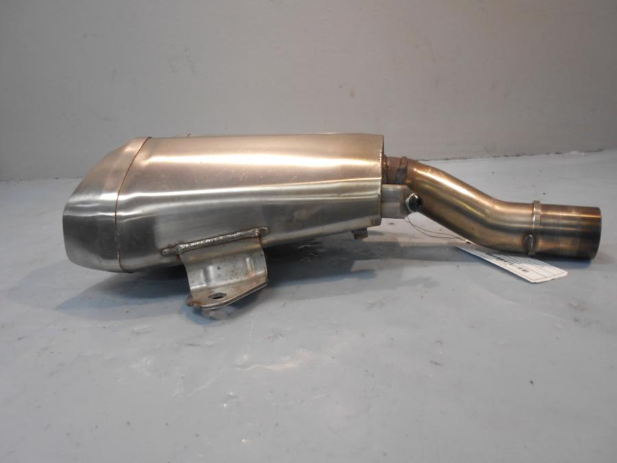 Baksidan på Ljuddämpare från en Kawasaki Z 1000 -2014 motorcykel.