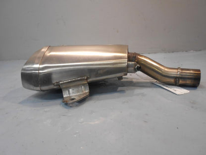 Baksidan på Ljuddämpare från en Kawasaki Z 1000 -2014 motorcykel.