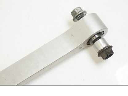 Baksidan på Stötdämparlänkage från en Yamaha YZF 1000 R1 -2009 motorcykel.