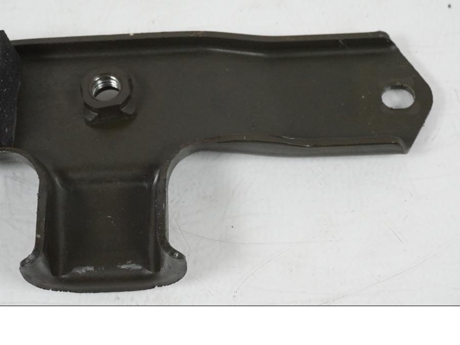 Extrabild2 på Sadelfäste från en Kawasaki Z 750 -2006 motorcykel.