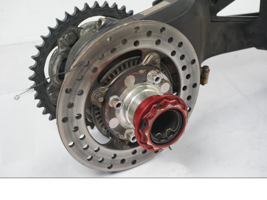 Extrabild3 på Sving från en MV Agusta Dragster -2014 motorcykel.