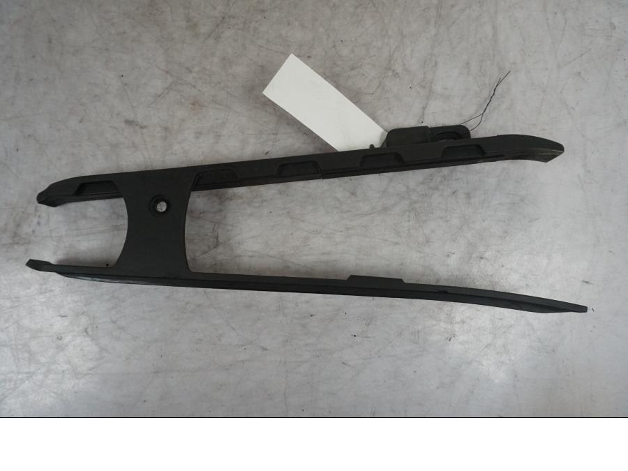 Framsidan på Kedjeguide från en BMW S 1000 XR -2019 motorcykel.