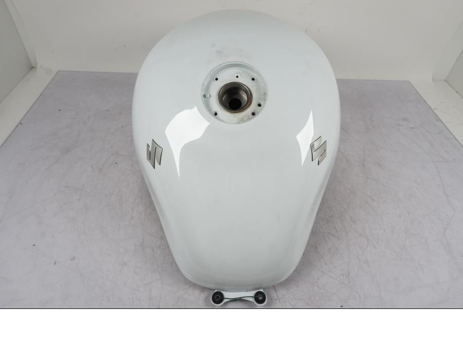 Baksidan på Bensintank från en Suzuki GSX 1300 RX -1999 motorcykel.