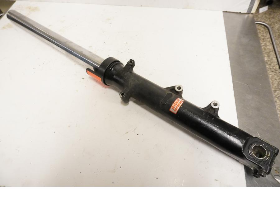 Framsidan på Gaffelben från en Honda ST 1100 -1998 motorcykel.