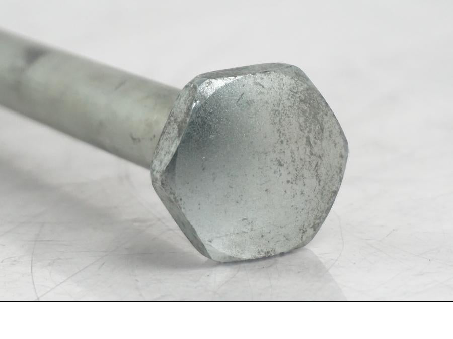 Höger sida på Axel från en H-D Softail Standard FXST -2001 motorcykel.