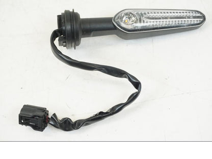 Framsidan på Blinkers LED från en Yamaha MT-09 -2021 motorcykel.