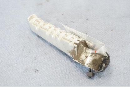 Vänster sida på Fotpinne från en Yamaha X-Max 250 -2016 scooter.