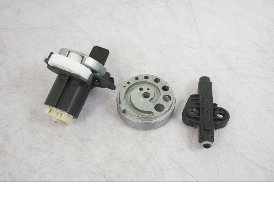 Vänster sida på Tändningslås från en KTM 1290 Super Adventure R -2018 motorcykel.