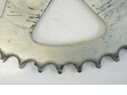 Snett uppifrån på Drev från en Kawasaki ER-6F -2016 motorcykel.