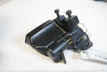 Höger sida på Bromshuvudcylinder från en Kawasaki Versys 650 -2009 motorcykel.