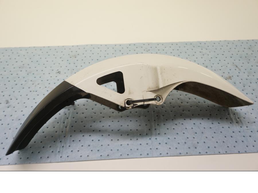 Höger sida på Framskärm från en Suzuki GSX 550 -1985 motorcykel.