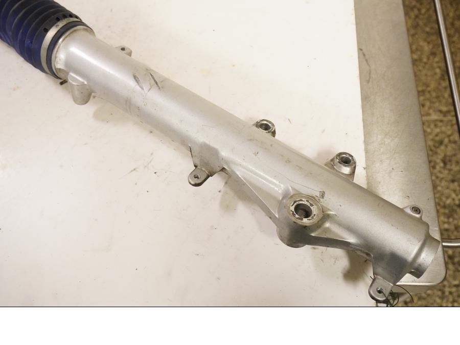 Baksidan på Gaffelben från en Yamaha XTZ 750 -1993 motorcykel.