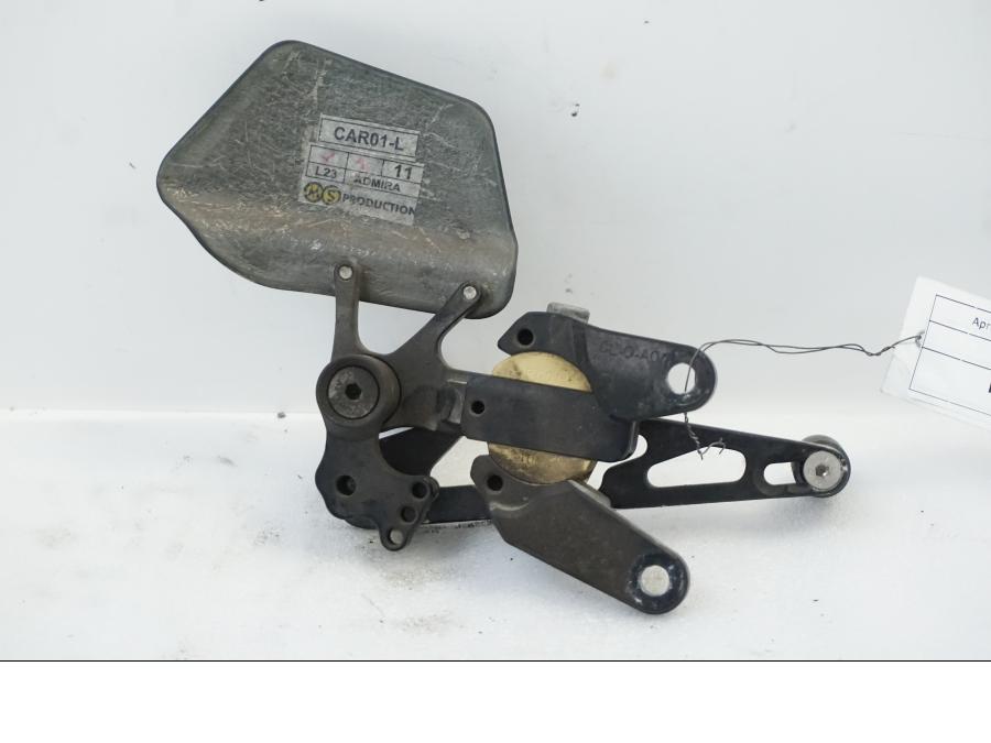 Snett uppifrån på Fotreglage från en Aprilia RSV 1000 -2010 motorcykel.