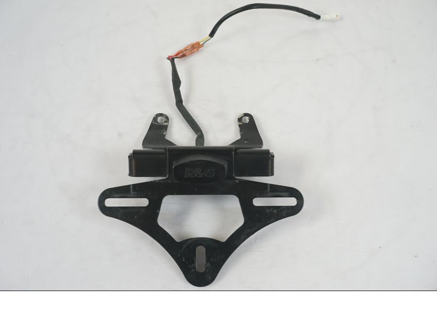 Framsidan på Skylthållare från en KTM 1290 Super Duke R -2018 motorcykel.