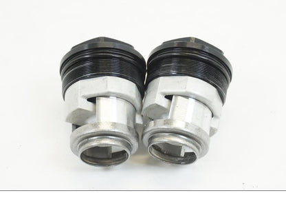 Höger sida på Gaffelbenslock från en Yamaha MT-10 -2018 motorcykel.