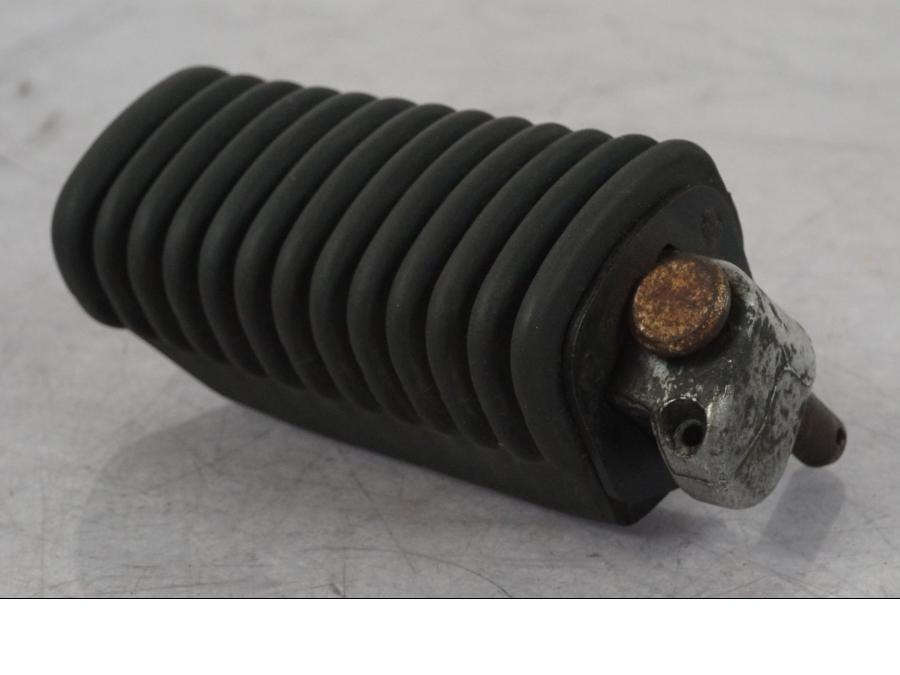 Höger sida på Fotpinne från en BMW R 1100 GS -1998 motorcykel.