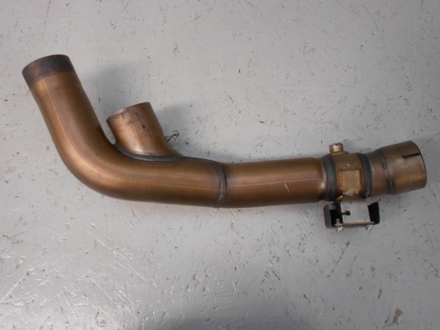 Baksidan på Mellanrör från en Ducati Monster 1200 -2016 motorcykel.