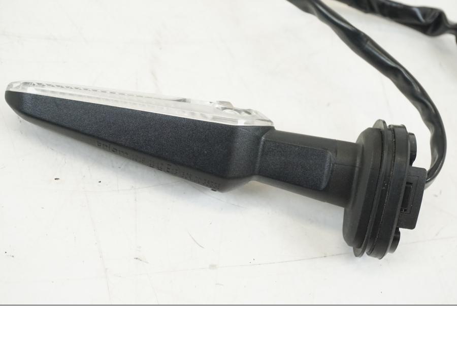 Höger sida på Blinkers LED från en Yamaha MT-09 -2021 motorcykel.
