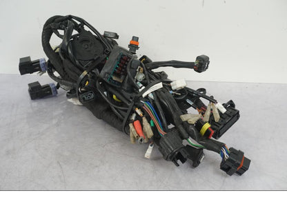 Snett uppifrån på Kabelstam från en KTM 1290 Super Adventure R -2018 motorcykel.