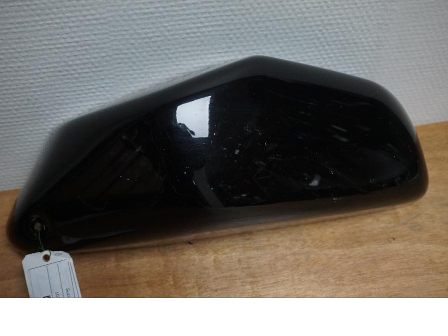 Baksidan på Sidopanel från en Suzuki VL 1500 -1999 motorcykel.