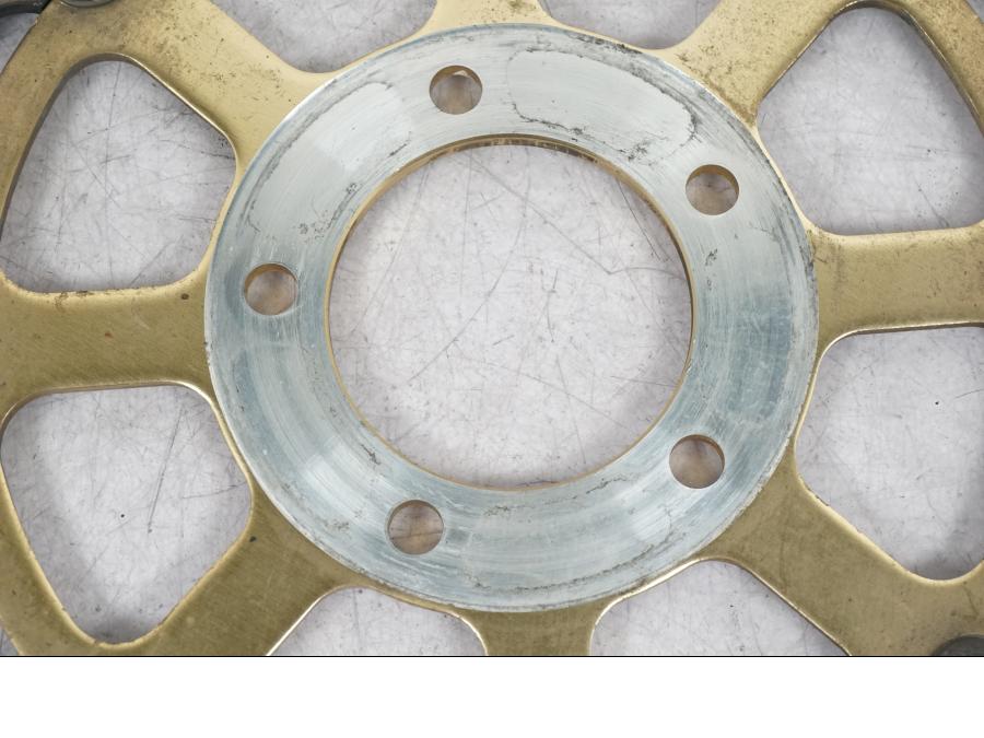 Extrabild2 på Bromsskiva från en Suzuki GSX 1300 RX -1999 motorcykel.