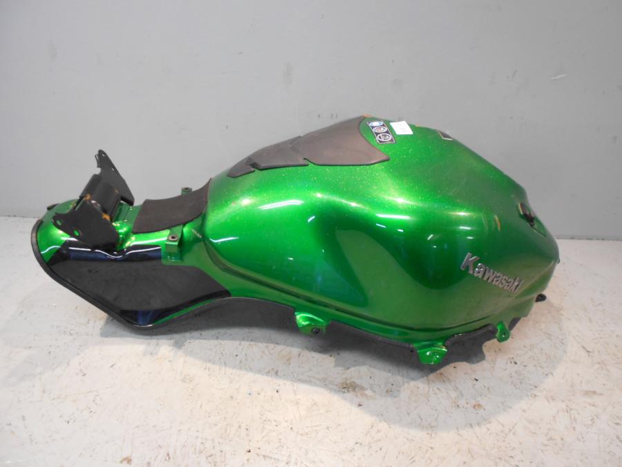 Framsidan på Bensintank från en Kawasaki Ninja H2 -2018 motorcykel.