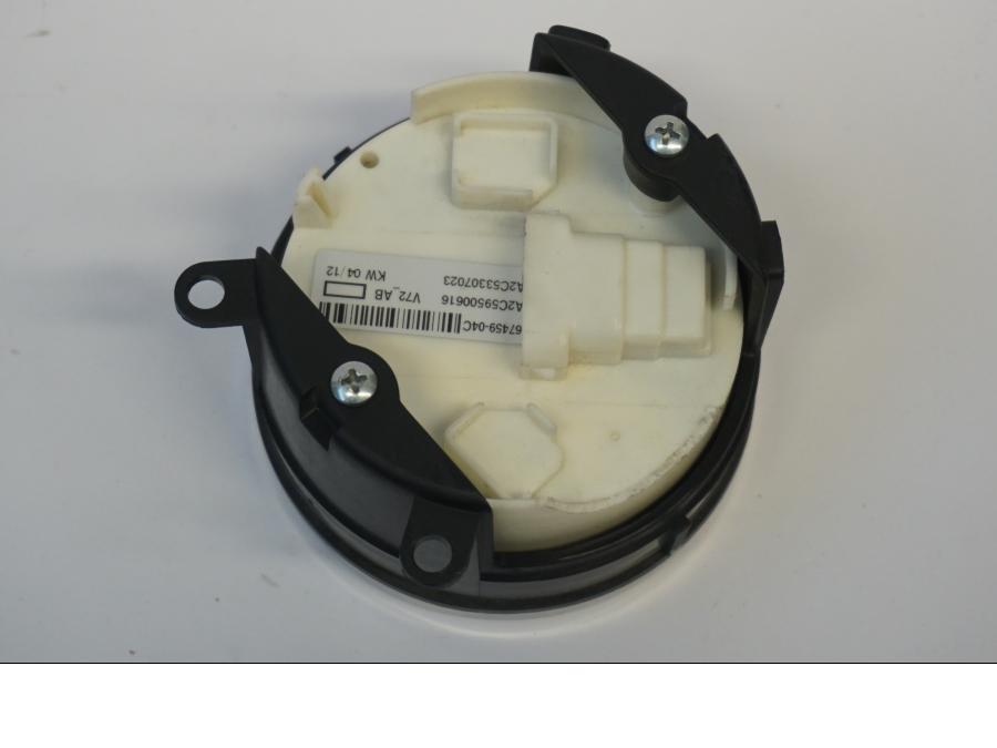 Baksidan på Varvräknare från en H-D Street Glide FLHX -2013 motorcykel.