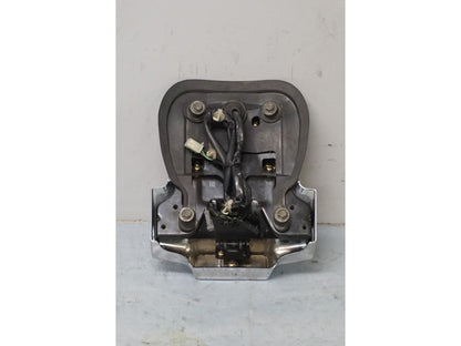 Vänster sida på Baklampa från en Suzuki VL 800 -2001 motorcykel.