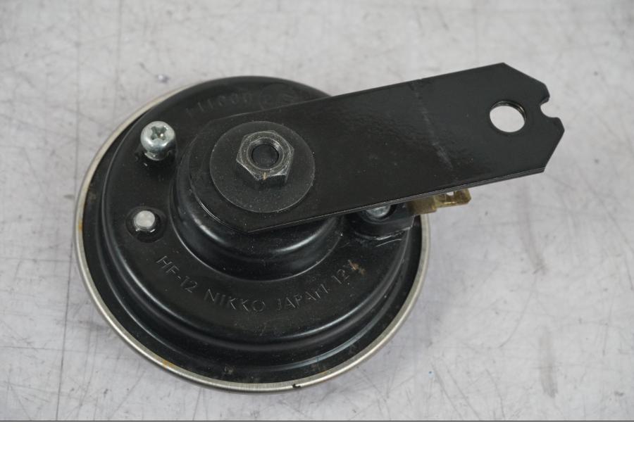 Vänster sida på Signalhorn / Tuta från en Yamaha MT-09 SP -2018 motorcykel.