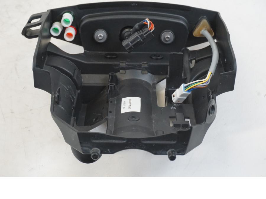 Vänster sida på Instrumentpanel från en Husqvarna 701 Supermoto -2020 motorcykel.