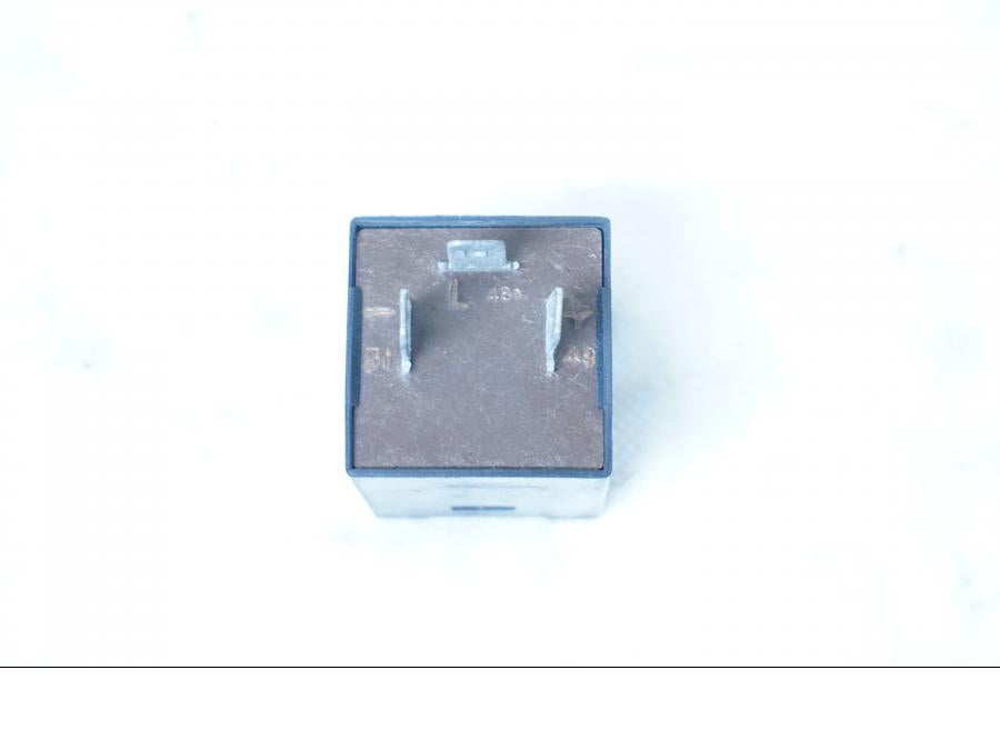 Baksidan på Blinkersrelä från en Ducati 750 SS -1995 motorcykel.