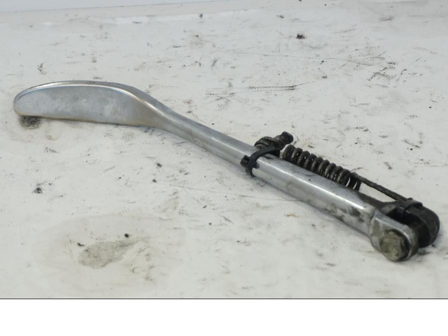 Baksidan på Sidostöd från en Kawasaki VN 1500 -1996 motorcykel.