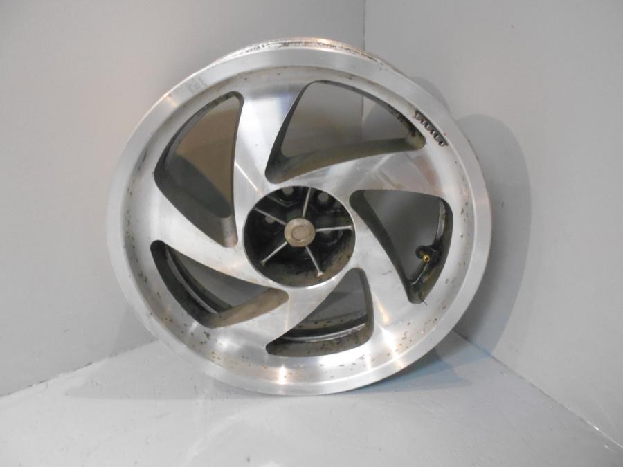 Framsidan på Fälg från en Honda GL 1800 -2001 motorcykel.