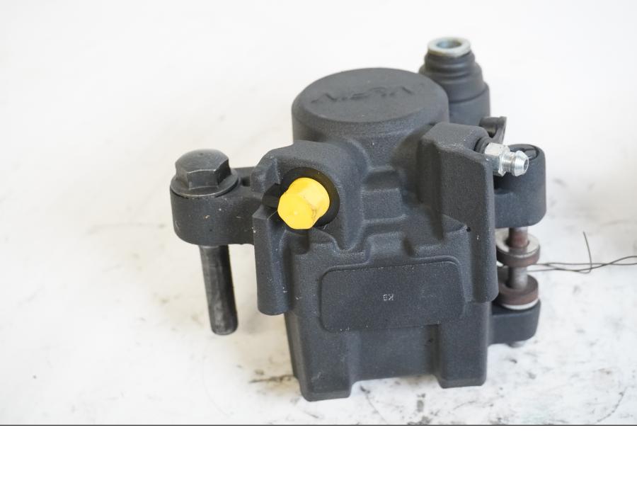 Baksidan på Bromsok från en Yamaha YZF R6 -2011 motorcykel.