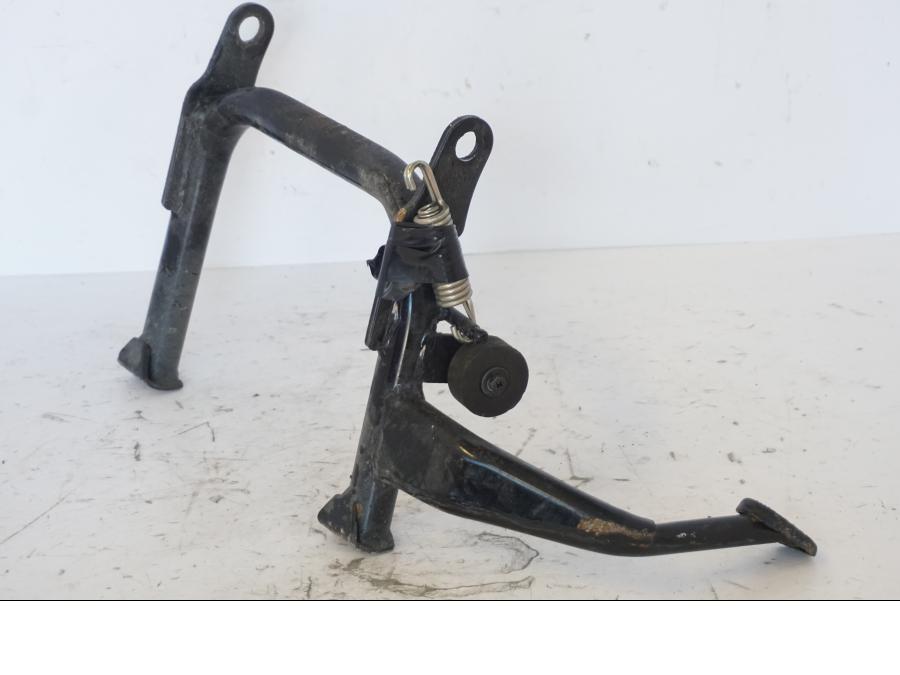 Framsidan på Centralstöd från en Kymco Agility 125 -2019 scooter.