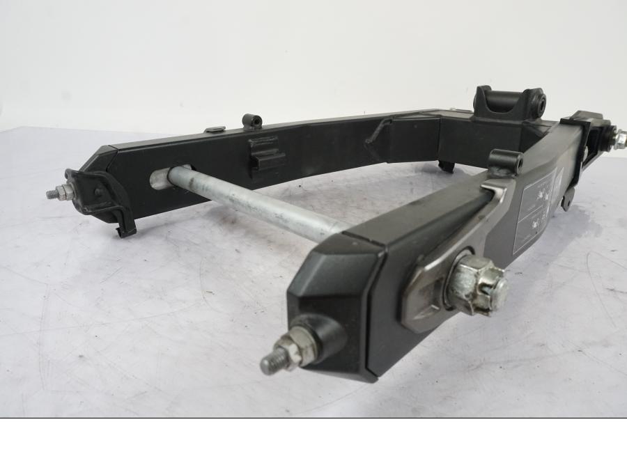 Höger sida på Sving från en Kawasaki Z 800 -2014 motorcykel.