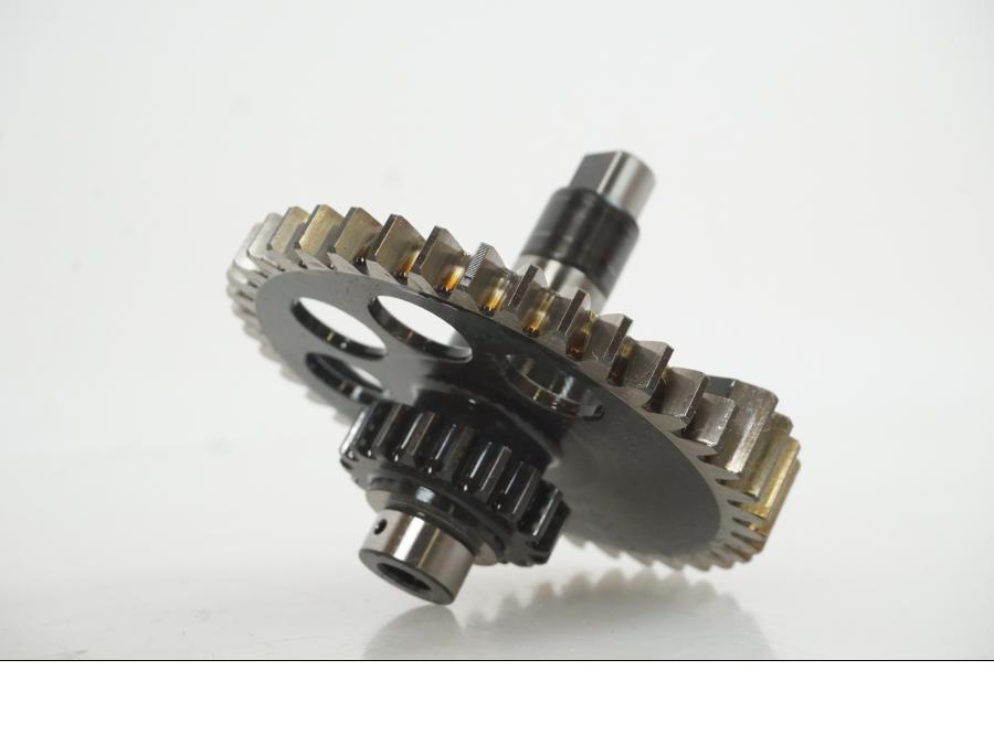 Baksidan på Kamkedjedrev från en KTM 1290 Super Duke R -2021 motorcykel.