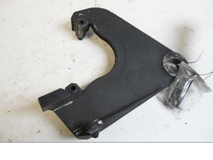 Framsidan på Bromsoksfäste från en H-D Sportster 1200 XL1200C -1999 motorcykel.