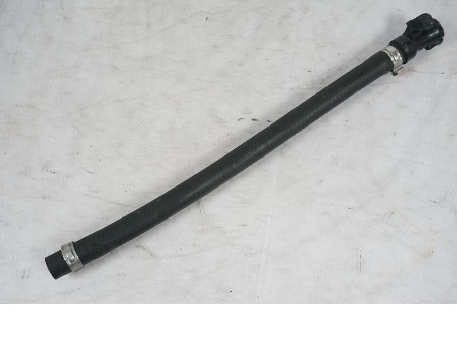 Vänster sida på Bensinledning från en KTM 690 SM R -2009 motorcykel.