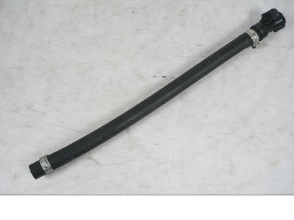 Vänster sida på Bensinledning från en KTM 690 SM R -2009 motorcykel.