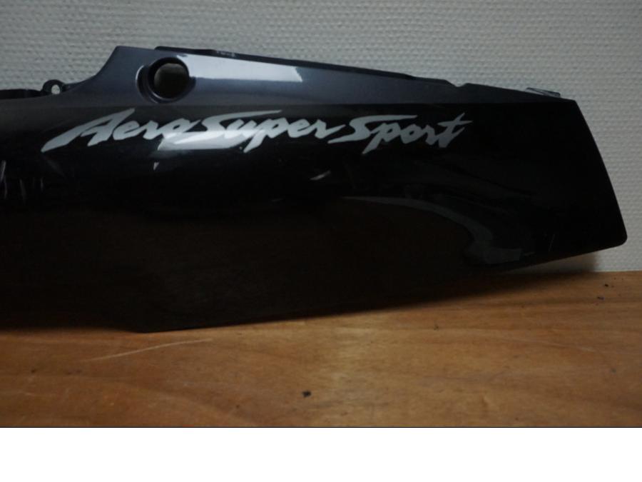 Höger sida på Bakvinge från en Yamaha FZR 600 -1991 motorcykel.