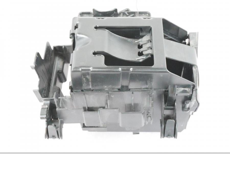 Framsidan på Batterihållare från en BMW R 1250 GSA -2021 motorcykel.