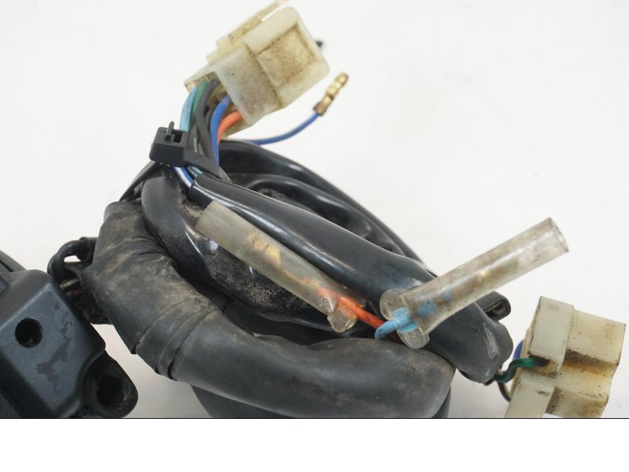 Extrabild6 på Styrelreglage från en Honda CB 750 -2002 motorcykel.