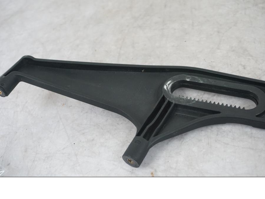 Extrabild2 på Vindrutefäste från en KTM 1290 Super Adventure S -2022 motorcykel.