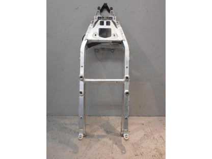 Höger sida på Bakram från en Aprilia Tuono V4R -2016 motorcykel.