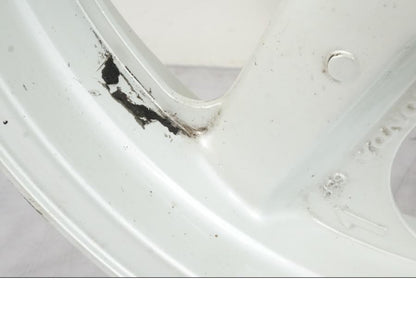 Höger sida på Fälg från en Honda CBR 1000 F -1989 motorcykel.