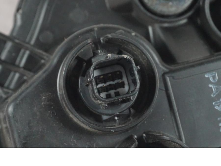 Extrabild3 på Strålkastare från en Honda ANC 125 -2022 scooter.